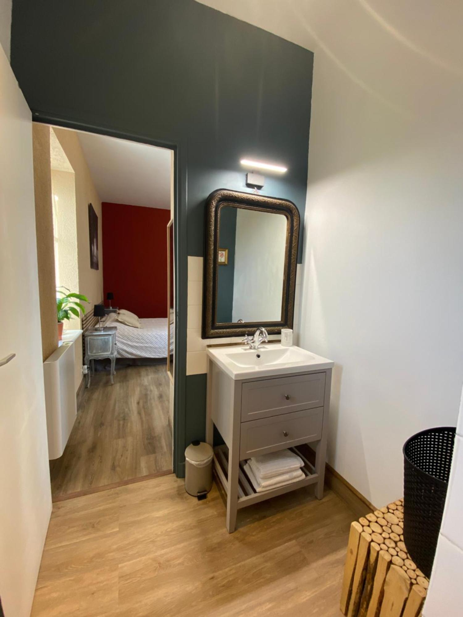 Studio Logis Les Roses Bourbon-lʼArchambault Eksteriør bilde